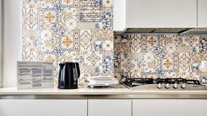 Apartment (1 Bedroom) | Eigene Küche | Mikrowelle, Ofen, Hochstuhl, Kochgeschirr/Geschirr/Besteck