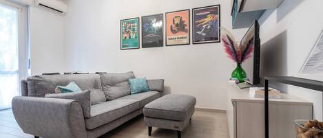 Smart TV de 55 pulgadas con canales por cable y televisión