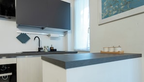 Apartment (1 Bedroom) | Private kitchen | Microwave, oven, stovetop, dishwasher - Italianway - Martinetti 19 (Milan)