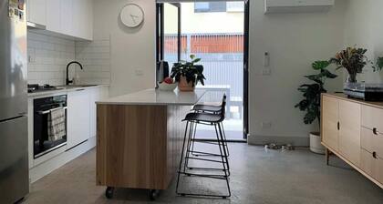 Beautiful 1-bedroom Townhouse in Northcote