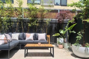 Property grounds - Beautiful 1-bedroom Townhouse in Northcote (Northcote)