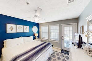 2 bedrooms, iron/ironing board, WiFi, bed sheets - Resort condo with putt-putt, gym, pools, hot tub, tennis, & beach access (Panama City Beach)