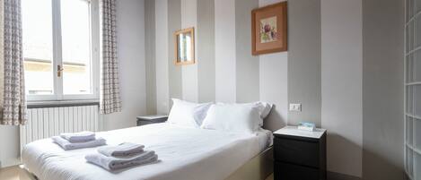 Apartamento (1 Bedroom) | 1 quarto, ferros/tábuas de passar roupa, berços (sobretaxa)