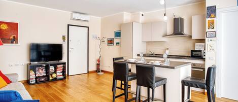 Apartment (2 Bedrooms) | Front of property