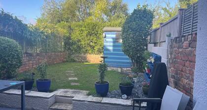 Charming 3BD House W/private Garden - Bristol
