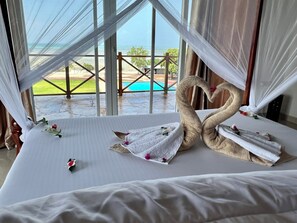 4 bedrooms, in-room safe, iron/ironing board, free WiFi