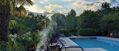 Outdoor pool, a heated pool