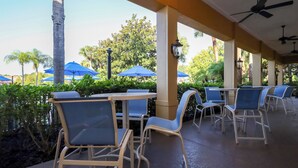 Outdoor dining - New Enchanted Tiki Cottage Onsite Amenities (Kissimmee)