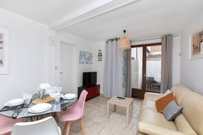 TV - La Petite Terrasse - Appartement spacieux (Brionne)