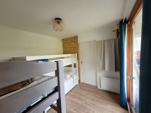2 camere, ferro/asse da stiro