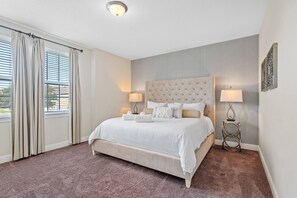 8 chambres, fer et planche à repasser, Wi-Fi, draps fournis