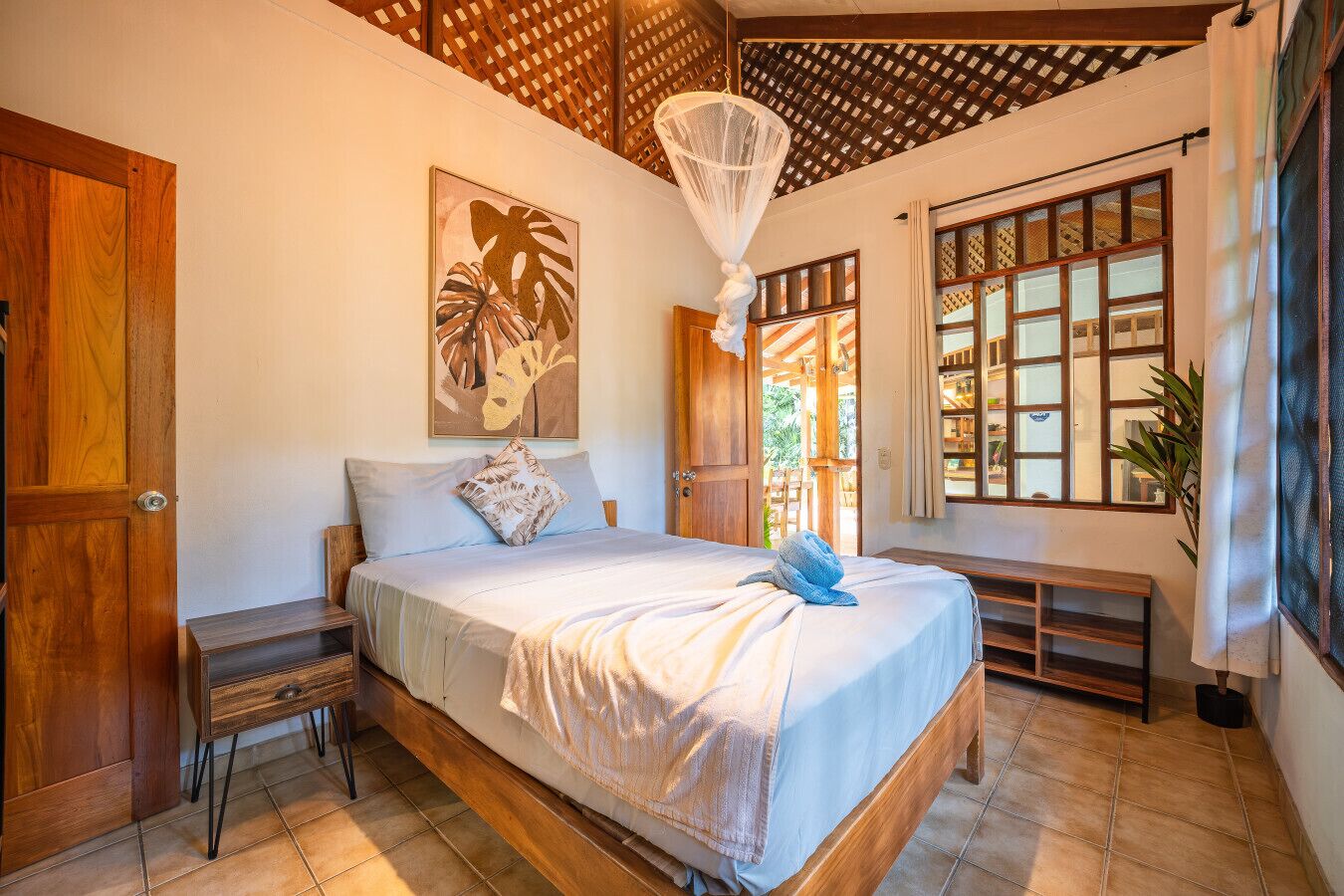 3 bedrooms, desk, iron/ironing board, WiFi
