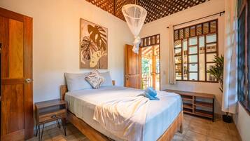 3 bedrooms, desk, iron/ironing board, WiFi
