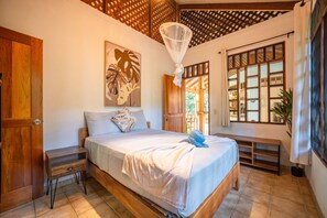 3 habitaciones, escritorio, tabla de planchar con plancha y wifi 
