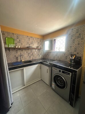 Private kitchen - Studio loft waterfront (Haouzia)