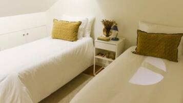 5 bedrooms, WiFi, bed sheets