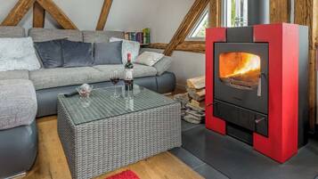 Fernseher, Kamin, Arbeitsbereiche