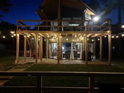 Red River Retreat - Three Bedroom House, Sleeps 12