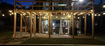 Red River Retreat - Three Bedroom House, Sleeps 12