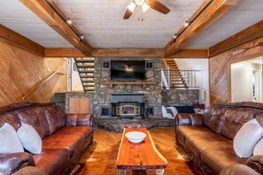 Télévision, cheminée