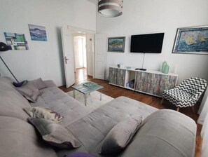 TV