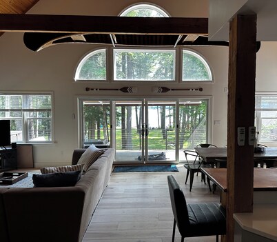 LARGE Waterfront Sandy Bottom Lake House on Brandy/Long Lake