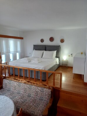1 habitación, tabla de planchar con plancha, cuna de viaje y wifi 