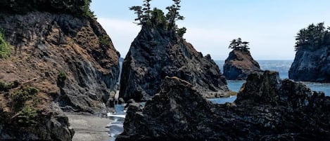 沙滩椅、沙滩毛巾