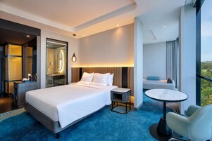 Escritorio, sistema de insonorización, wifi gratis y ropa de cama 