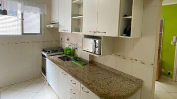 Fridge, microwave, oven, coffee/tea maker