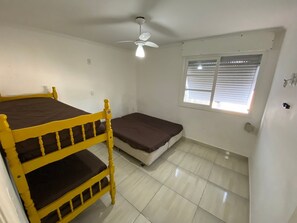 1 bedroom, iron/ironing board, WiFi - Foot in the sand Corner of Fort II - Tiradentes 1 (Praia Grande)