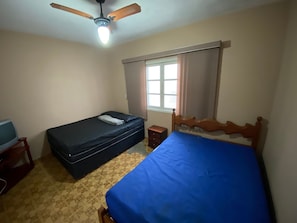 1 bedroom, iron/ironing board, internet - Foot in the sand at Guilhermina beach (Praia Grande)