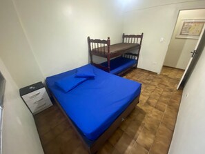 2 bedrooms, iron/ironing board, WiFi