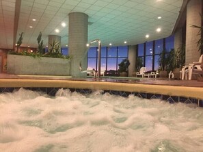 Innenpool, beheizter Pool