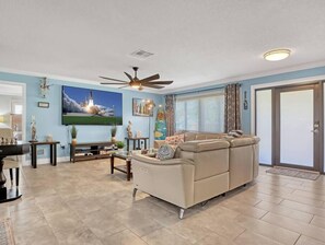 Fernseher, Tischfußball