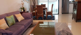 Cheerful 3br Townhome with Community pool in Nonthaburi City Center near MRT