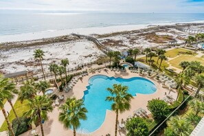 公寓客房, 多張床 (Beach Club 806A) | 游泳池 | 室內游泳池和溫水游泳池