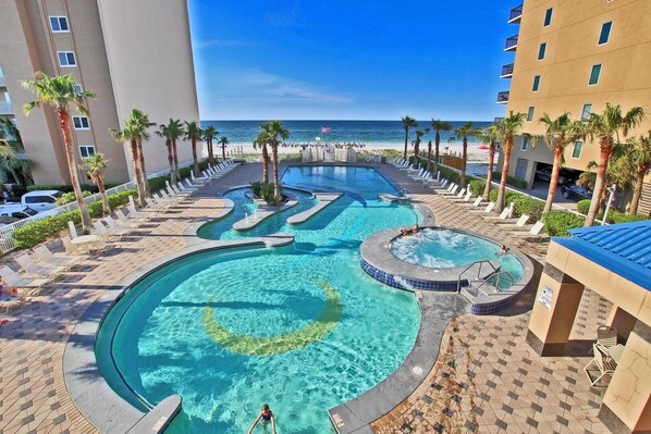 Apartment, Mehrere Betten (Crystal Tower 1107) | Pool | Innenpool, beheizter Pool