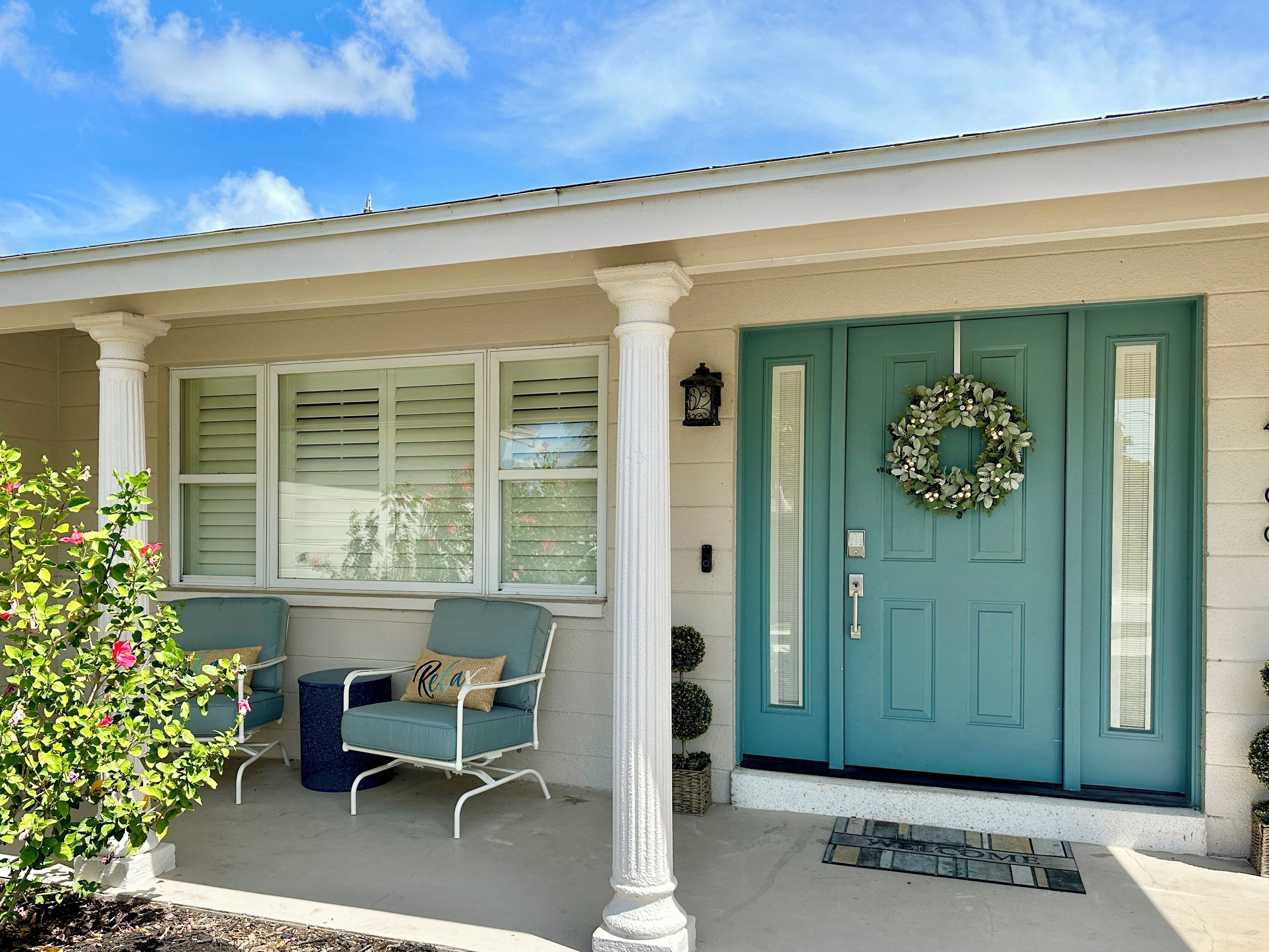 Z's Gulf Coast Getaway - A mile to Indian Rocks Beach! Hot Tub & Dog Friendly!