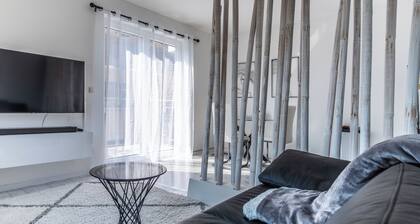 2Z mit Balkon, Tiefgarage, Arbeitsplatz, free Coffee, 4k TV, schnelles Wifi