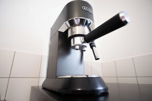 قهوة و/أو ماكينة صنع القهوة