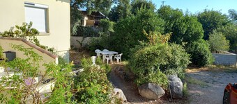 House 10 minutes from Porto-Vecchio in a hamlet. 20 minutes from Figari SC.