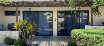 Awesome Villa 2 Chic Pool & Hot Tub