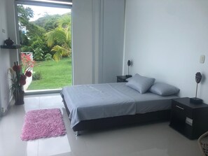 4 bedrooms, free WiFi, bed sheets