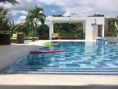 Amazonas C25 Rodeado DE Naturaleza