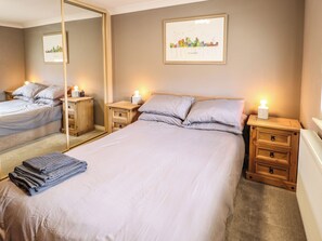 2 bedrooms, individually decorated, individually furnished, free WiFi