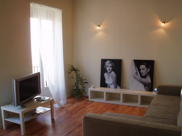 Smart TV - Calatrava. (VALENCIA)