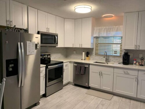 Coastal Retreat Near BEACH
