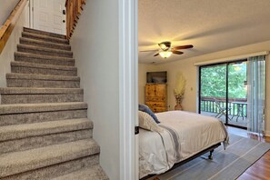 2 bedrooms, desk, iron/ironing board, free WiFi