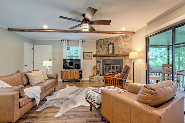 Smart TV, fireplace, music library, printers